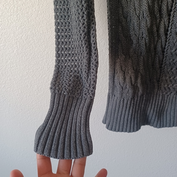 Mossimo sweater - Picture 6 of 11